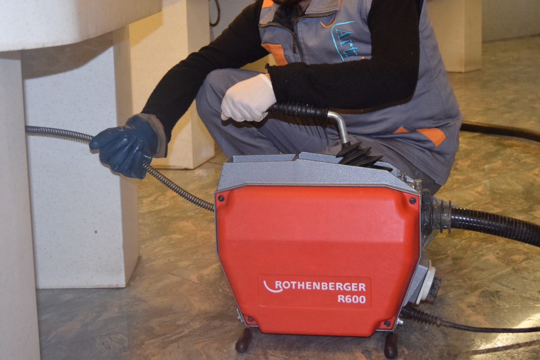 Tuzla TIKALI GİDER BORUSU İÇİN TADİLATA BORU KIRMAYA SON!!!